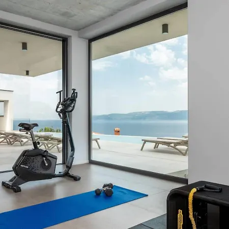Апартаменты House Almost On Seafront, With Large Garden And Swimming Pool In Porto-vecchio *